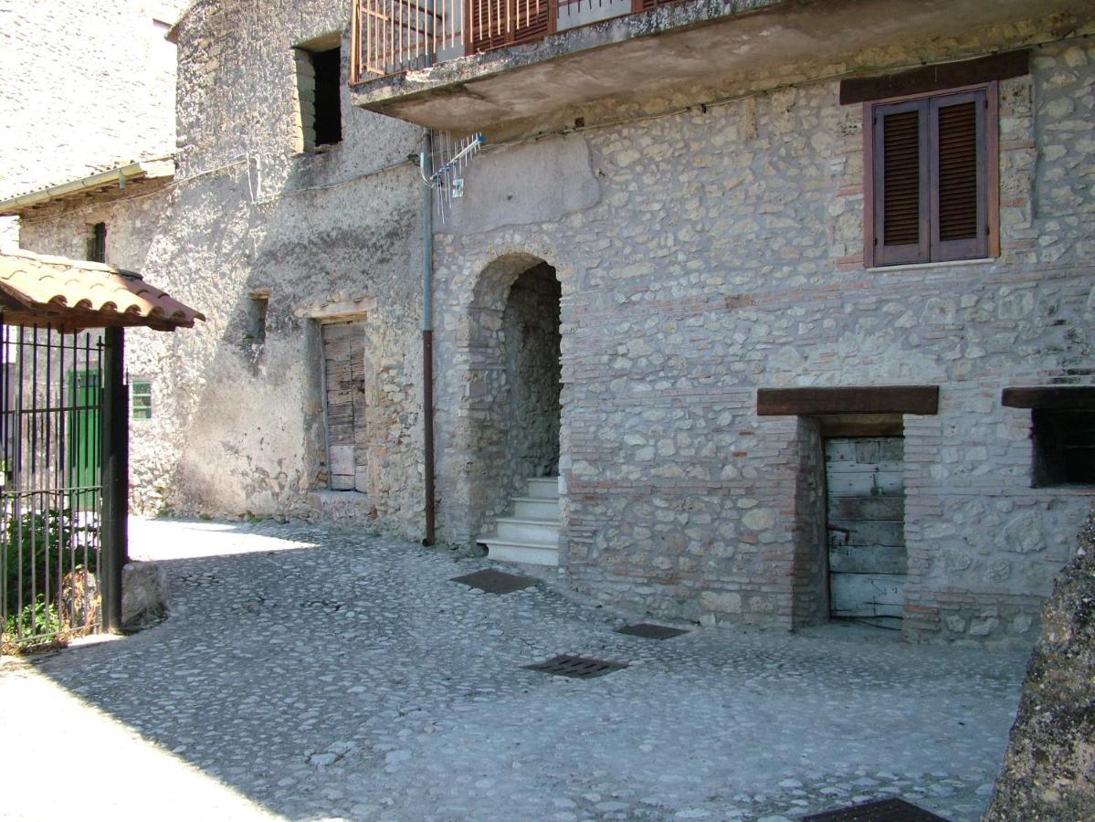 Casa Matilda Casa Vacanze Castel di Tora Exterior foto