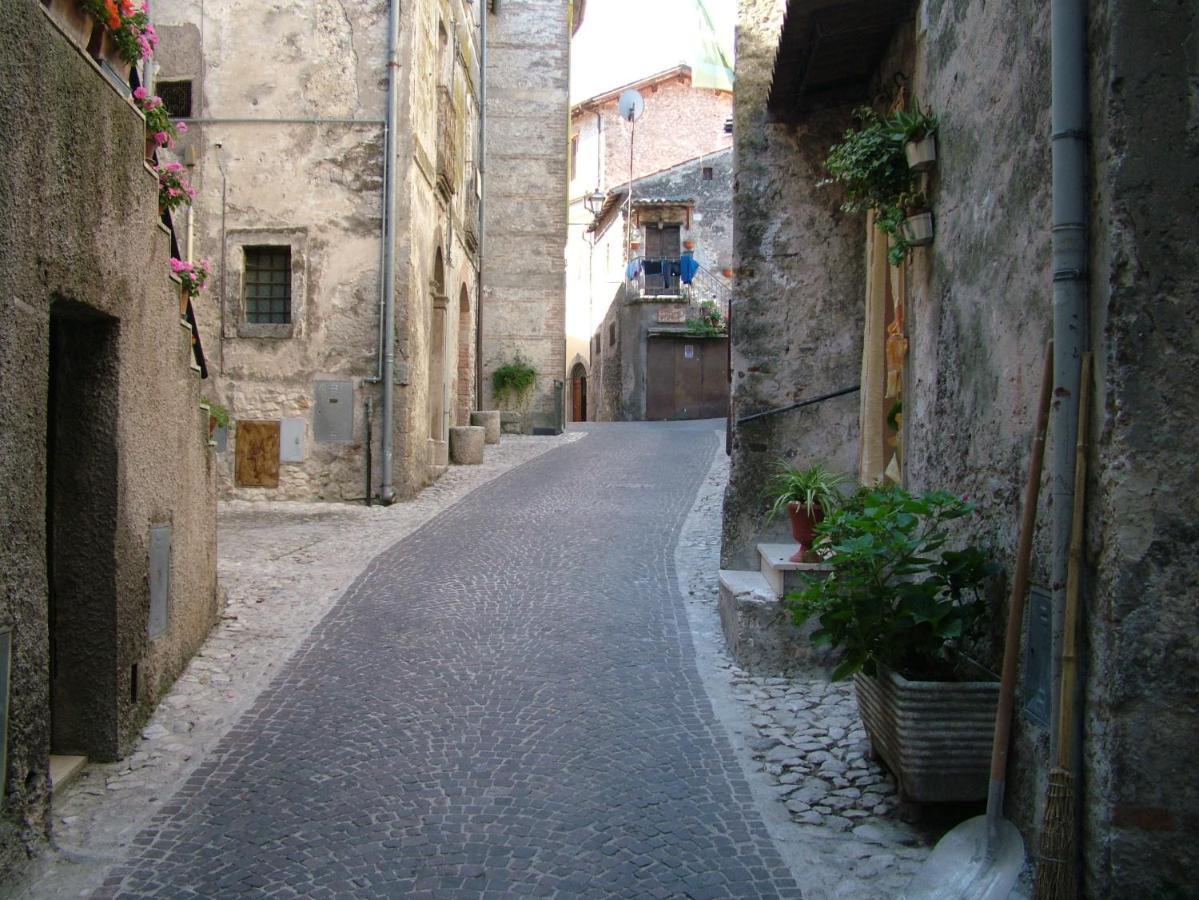 Casa Matilda Casa Vacanze Castel di Tora Exterior foto