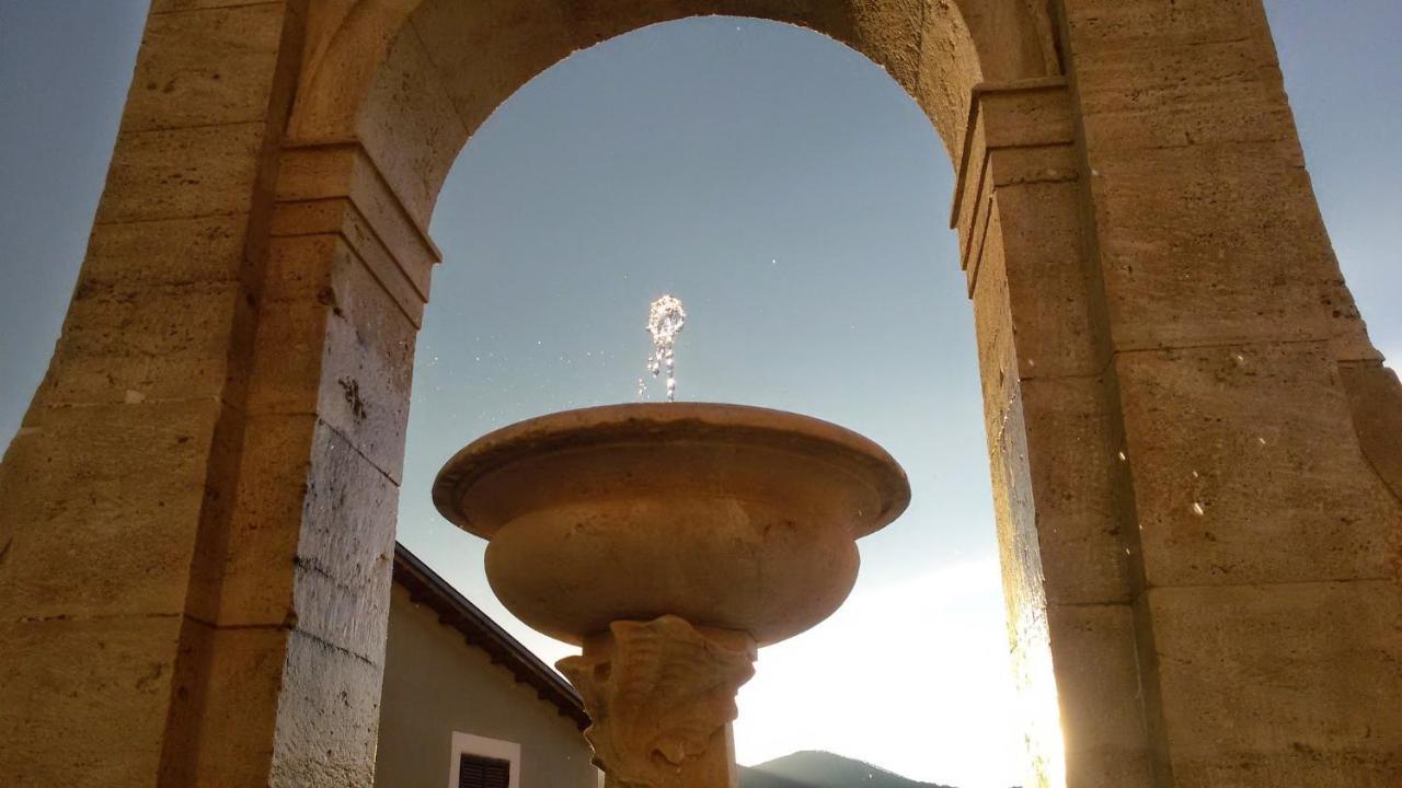 Casa Matilda Casa Vacanze Castel di Tora Exterior foto