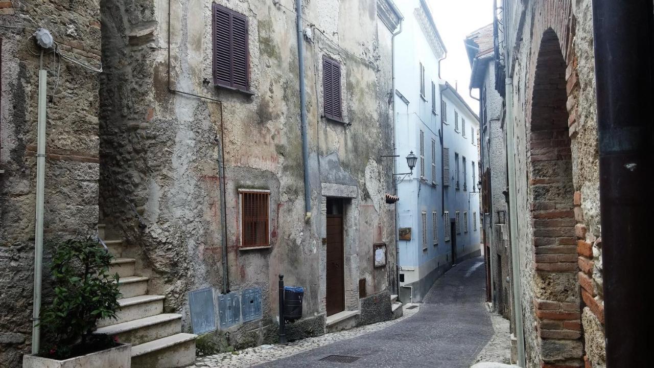 Casa Matilda Casa Vacanze Castel di Tora Exterior foto